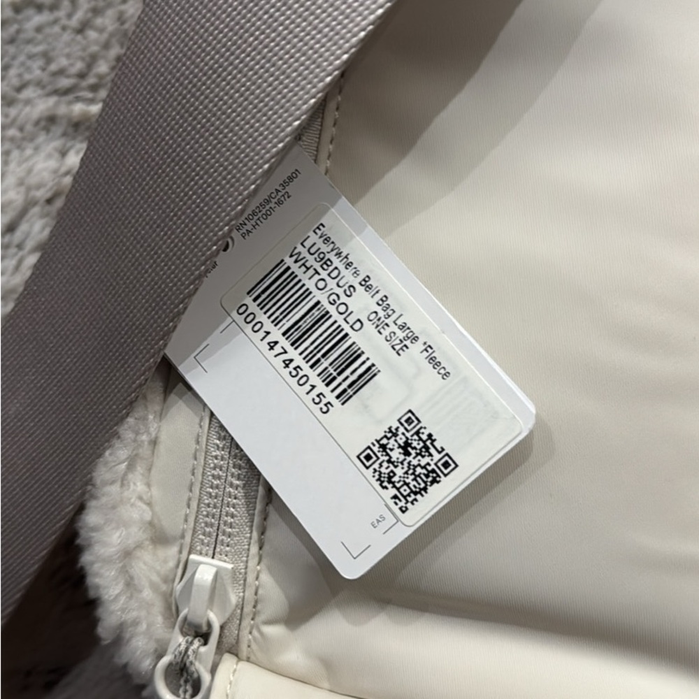 Lululemon Athletica Cream Sherpa Crossbody Bag - Picture 3 of 3
